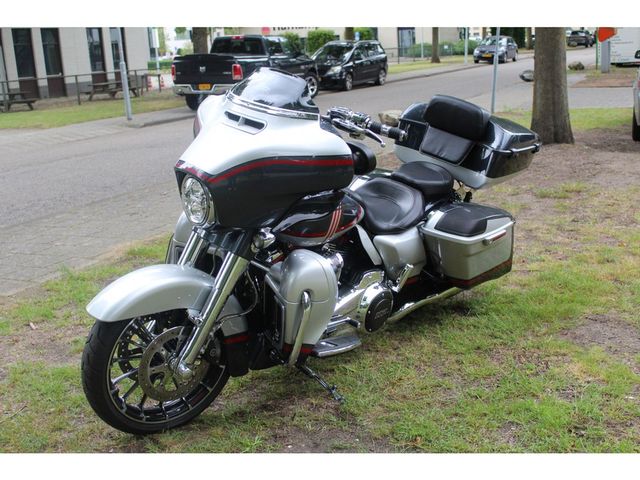 harley-davidson - cvo-streetglide-117
