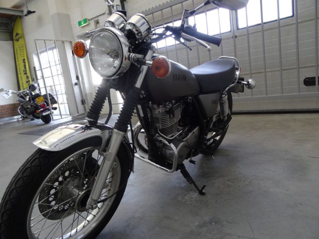 yamaha - sr-400