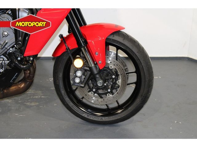 yamaha - tracer-9