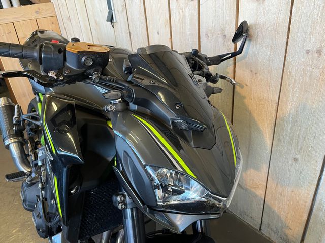 kawasaki - z900