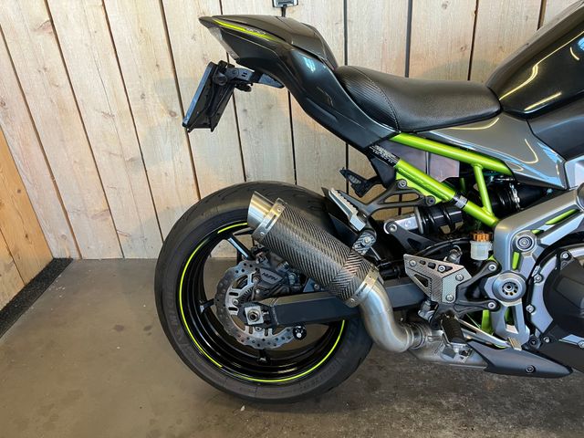 kawasaki - z900
