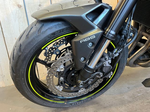 kawasaki - z900