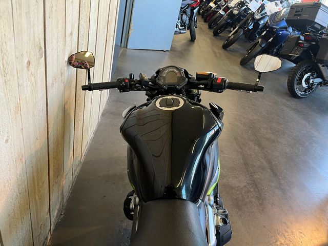 kawasaki - z900