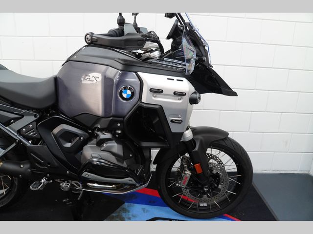 bmw - r-1300-gs-adventure-triple-black