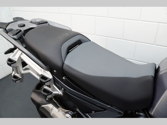 bmw - r-1300-gs-adventure-triple-black