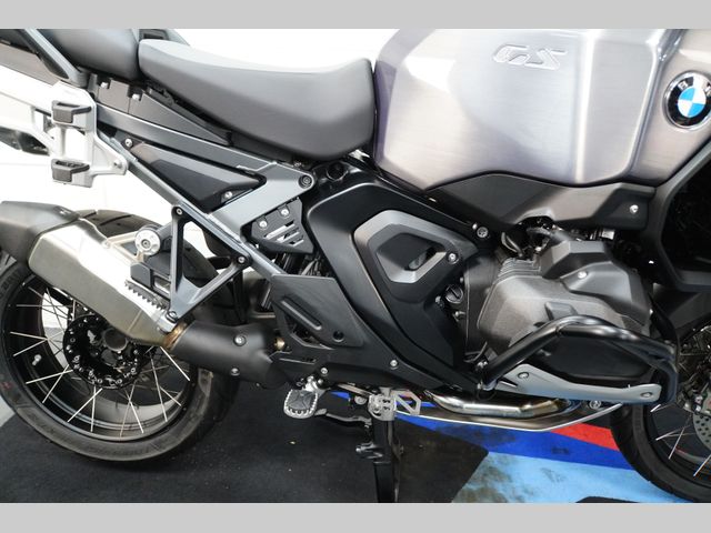 bmw - r-1300-gs-adventure-triple-black