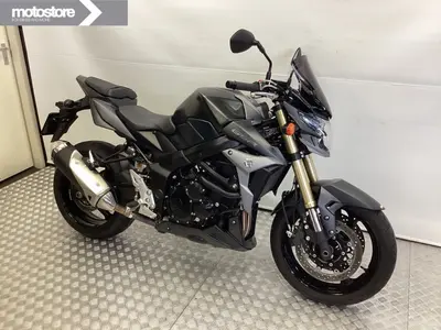 SUZUKI GSR 750 A – foto 3