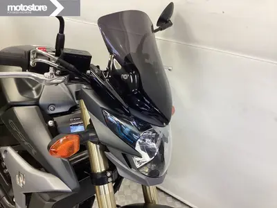 SUZUKI GSR 750 A – foto 4