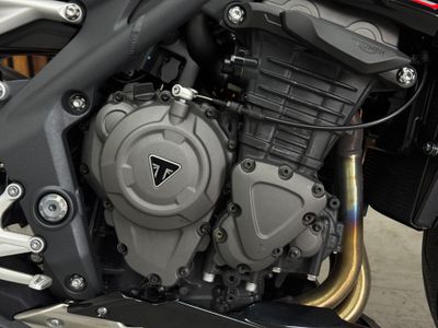 TRIUMPH SPEED TRIPLE 1200 RS – foto 4
