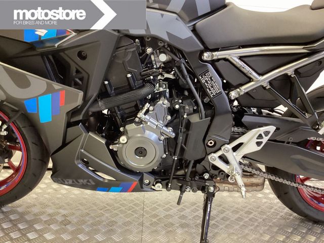 suzuki - gsx-8r