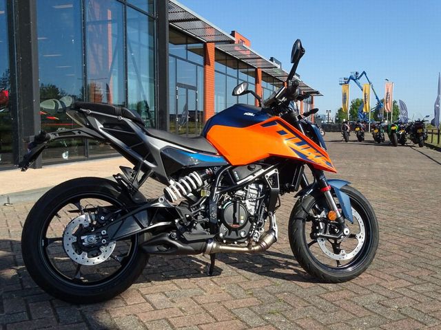 ktm - 125-duke