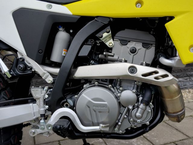 suzuki - dr-z-4-s