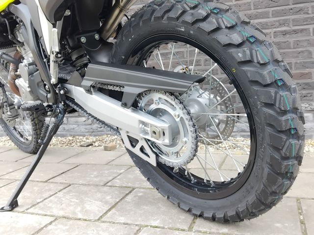 suzuki - dr-z-4-s