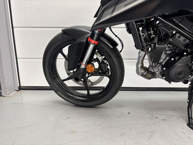 ktm - 125-duke