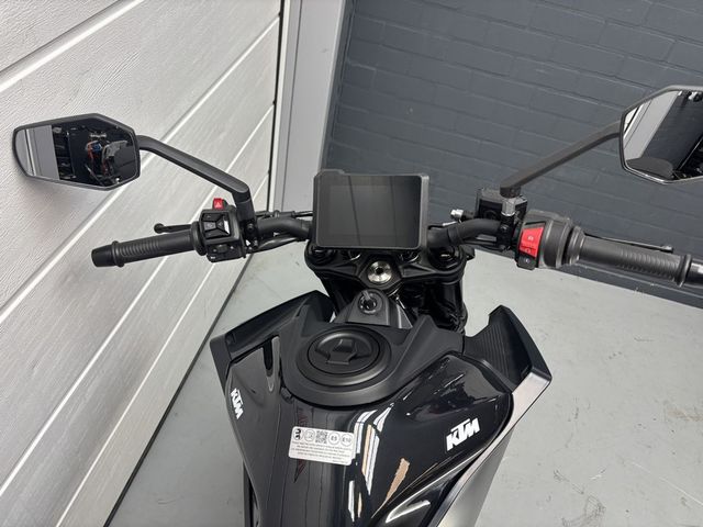 ktm - 125-duke