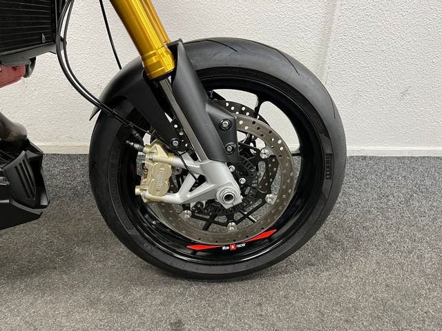 aprilia - dorsoduro-900