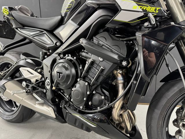 triumph - street-triple-rs