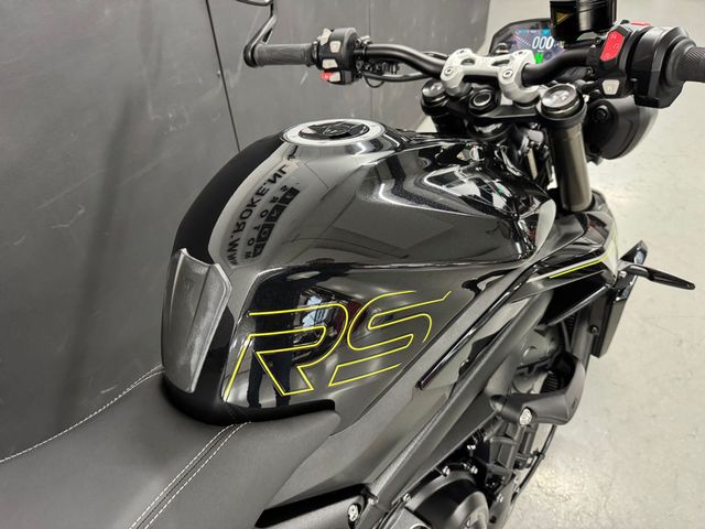 triumph - street-triple-rs