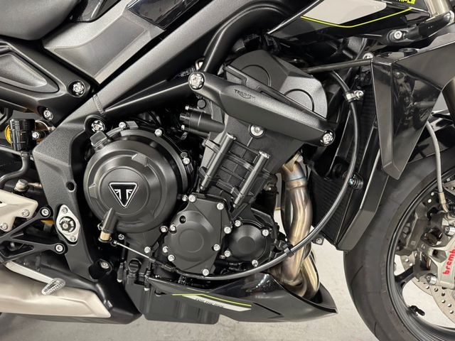 triumph - street-triple-rs