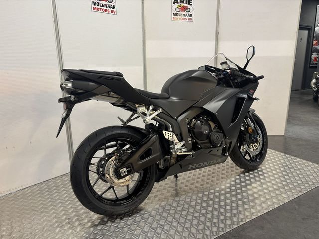 honda - cbr-600-rr