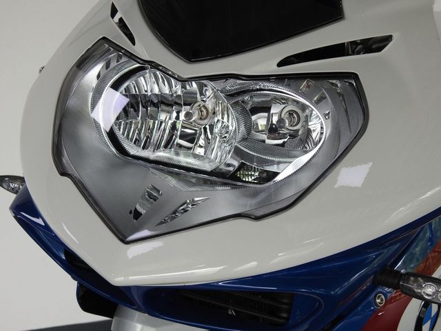 bmw - hp-2-sport