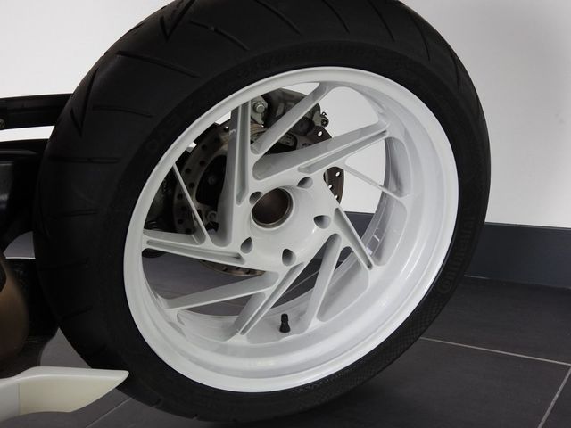 bmw - hp-2-sport