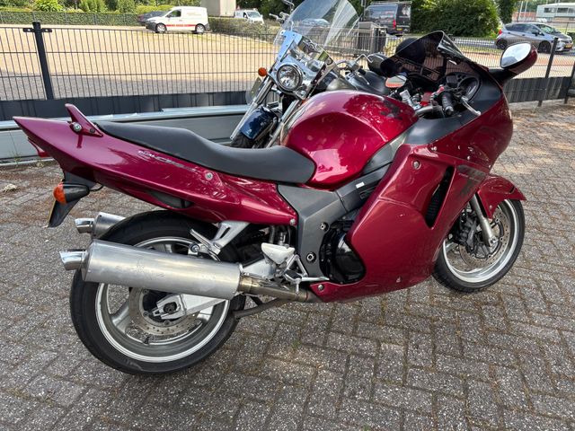 honda - cbr-1100--xx-super-blackbird