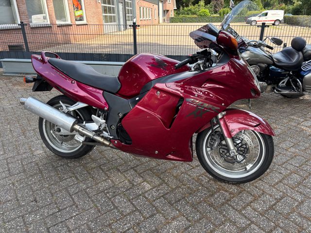 honda - cbr-1100--xx-super-blackbird