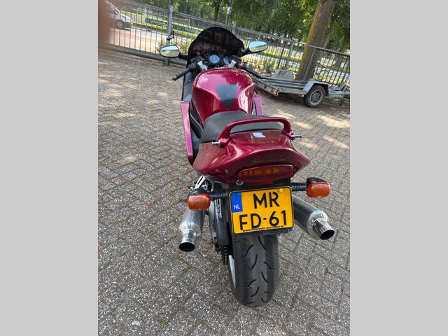 honda - cbr-1100--xx-super-blackbird