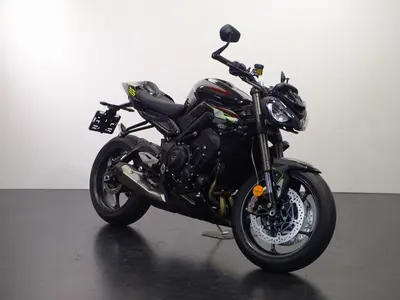 TRIUMPH STREET TRIPLE RS – foto 3