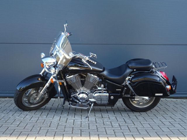 honda - vtx-1800