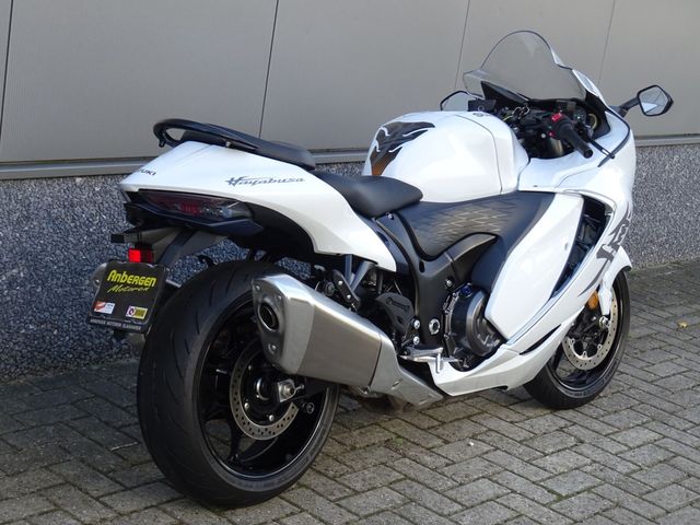 suzuki - gsx-r-1300-hayabusa