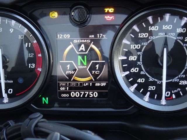 suzuki - gsx-r-1300-hayabusa