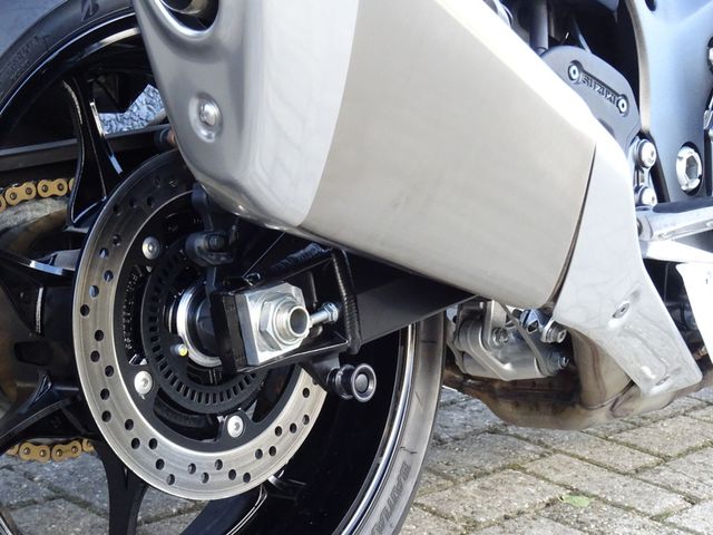 suzuki - gsx-r-1300-hayabusa