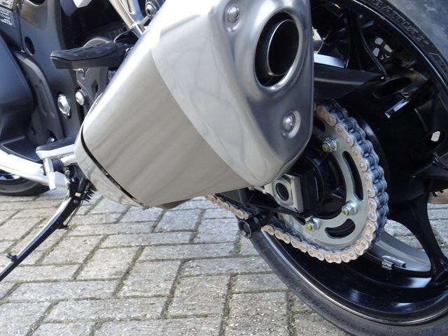 suzuki - gsx-r-1300-hayabusa