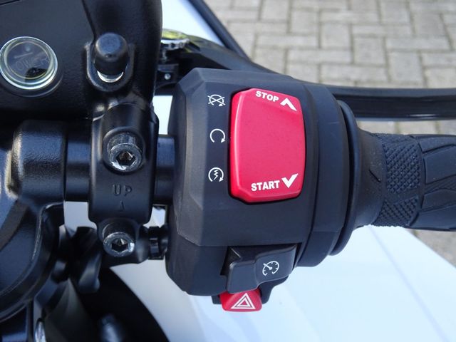 suzuki - gsx-r-1300-hayabusa