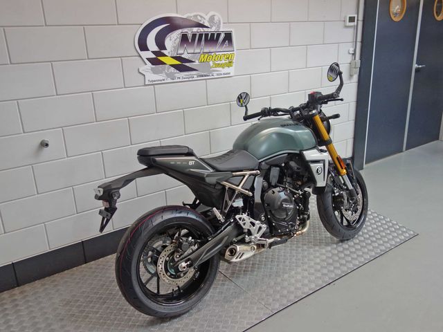 suzuki - gsx-8t