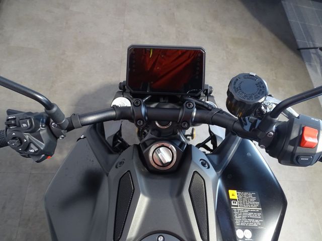 yamaha - mt-09-y-amt