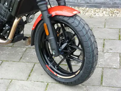 ROYAL ENFIELD GUERRILLA 450 – foto 3