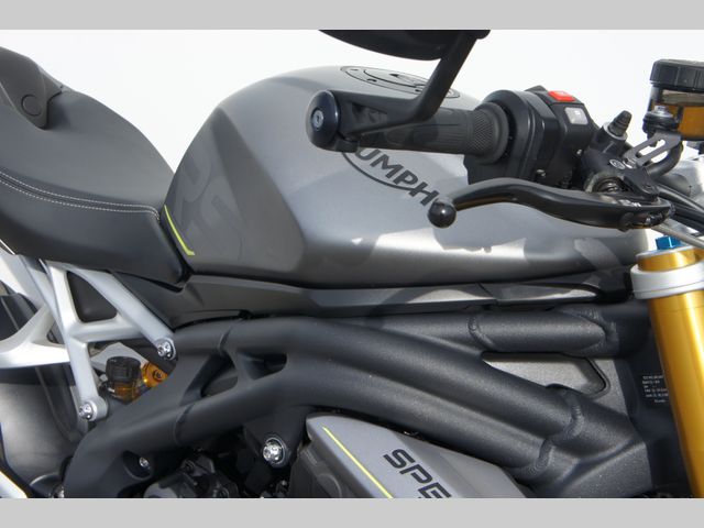 triumph - speed-triple-rs