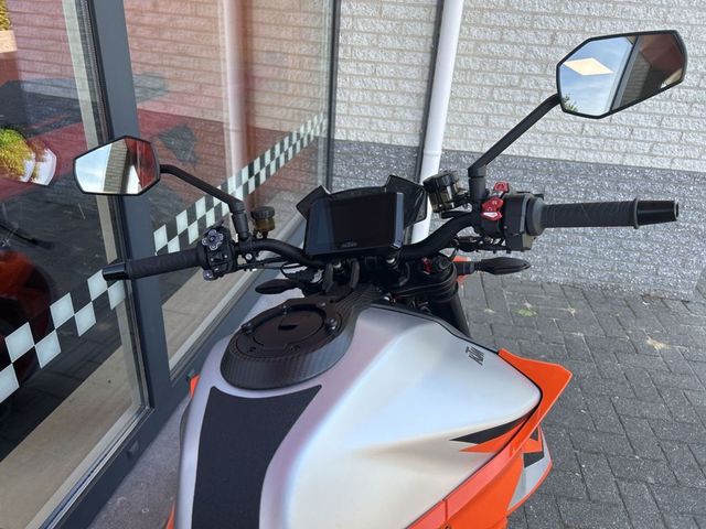 ktm - 1290-super-duke-r-evo