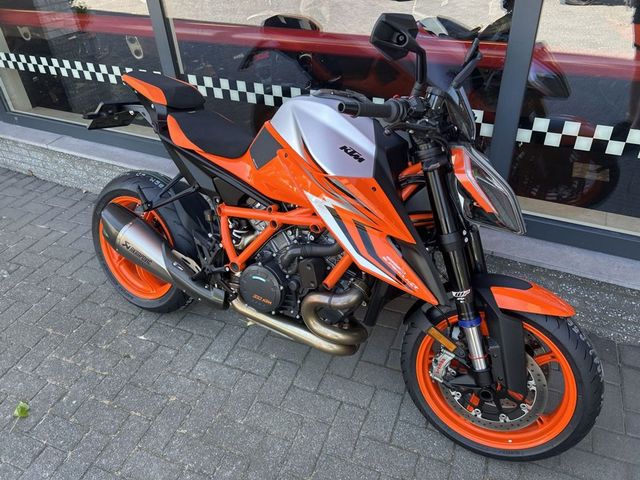 ktm - 1290-super-duke-r-evo