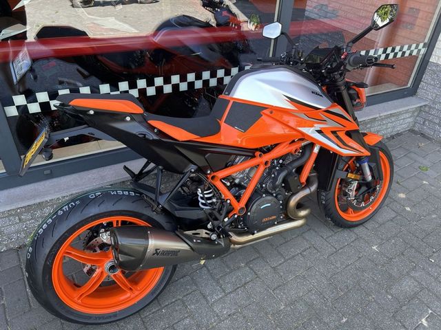 ktm - 1290-super-duke-r-evo