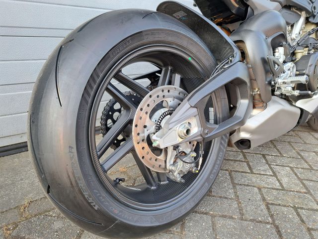 ducati - panigale-v4-tricolore
