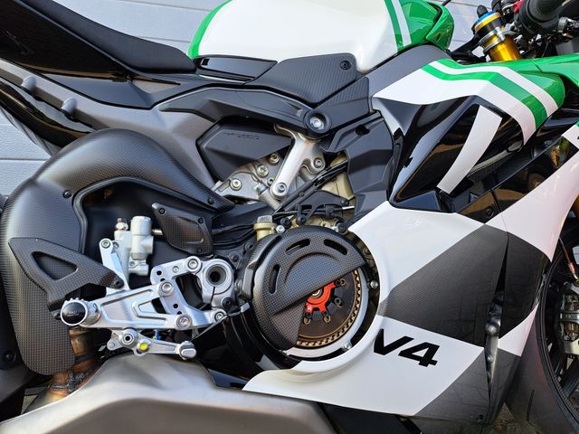 ducati - panigale-v4-tricolore