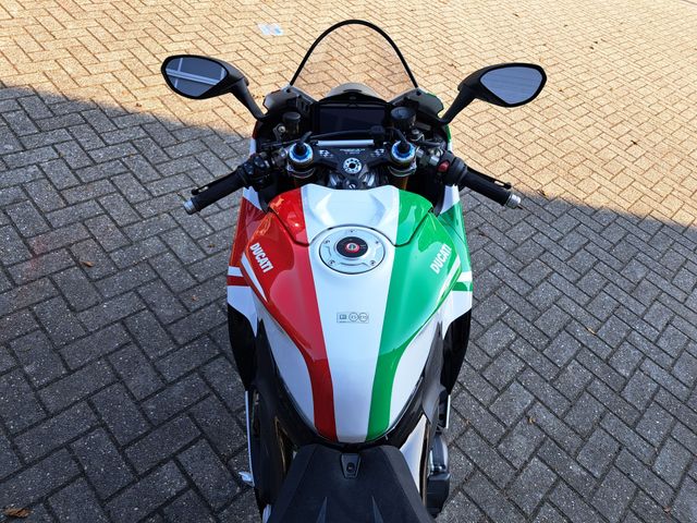 ducati - panigale-v4-tricolore