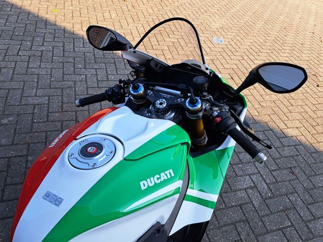 ducati - panigale-v4-tricolore