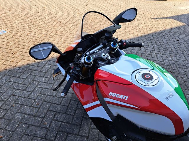 ducati - panigale-v4-tricolore