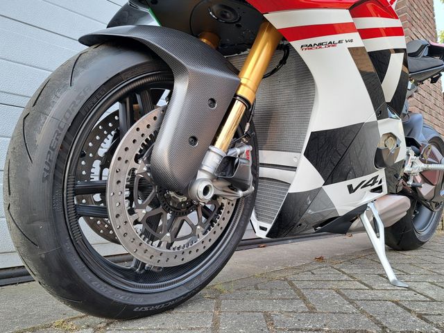 ducati - panigale-v4-tricolore