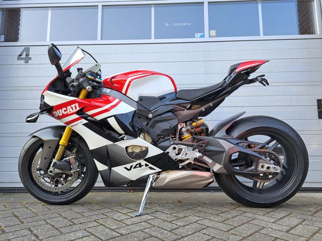 ducati - panigale-v4-tricolore